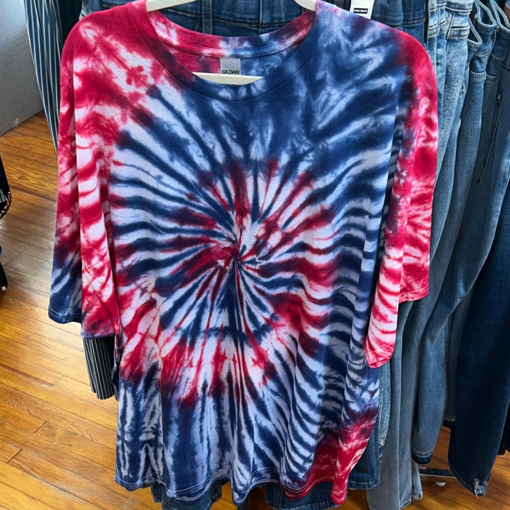 Unisex Gildan Red and Navy Blue Spiral Tie-Dye Tee